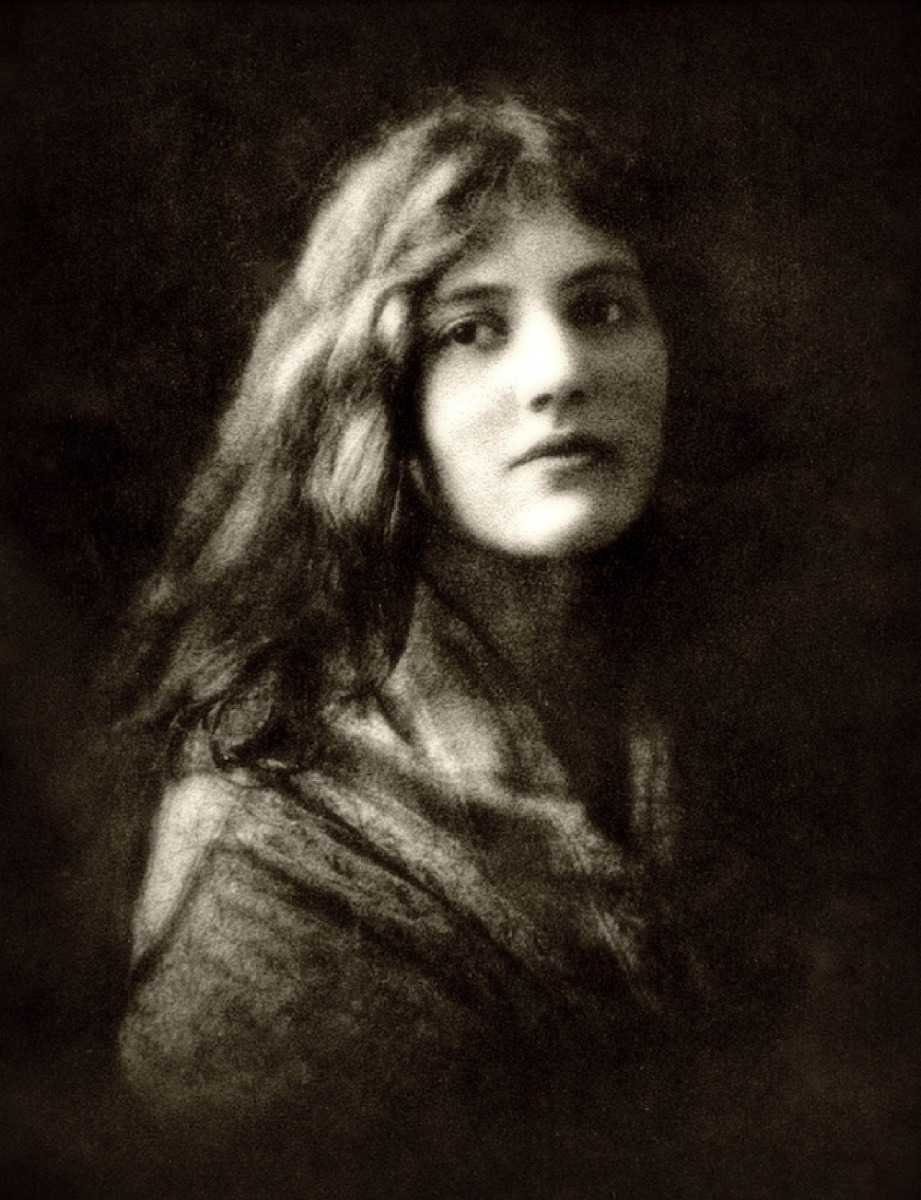 Remembering Maud Gonne MacBride 🇮🇪 The Irish Re..